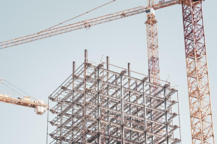 how to choose the right construction company by comparing expe